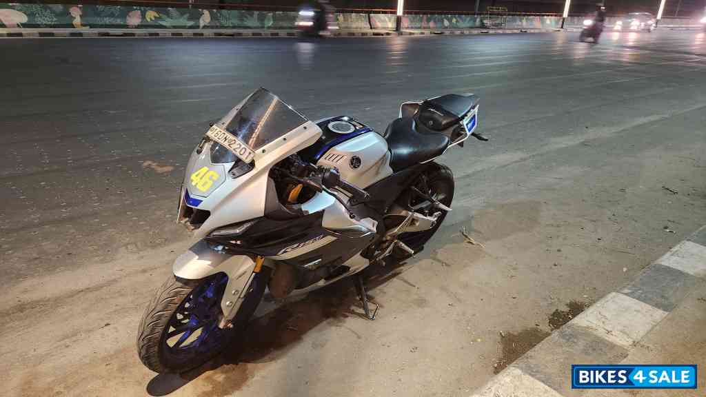 Metalic Grey Yamaha R15M
