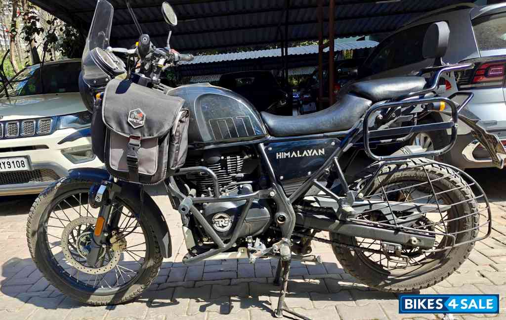 Granite Black Royal Enfield Himalayan BS VI