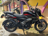Glossy Ebony Black Bajaj Pulsar NS 200 BS6