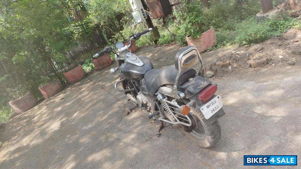 Bajaj Avenger 220 DTS-i
