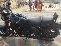 Yezdi Roadster Dark 2023 Model