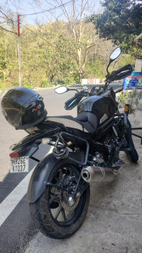 Mahindra Mojo 300 ABS BS6