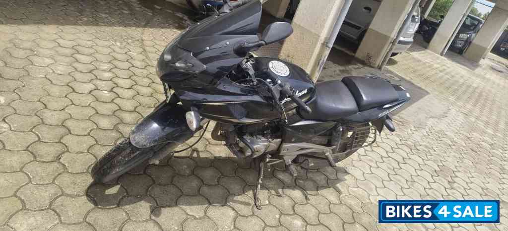 Bajaj Pulsar 220F