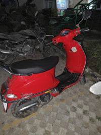 Dragon Red Vespa LX 125