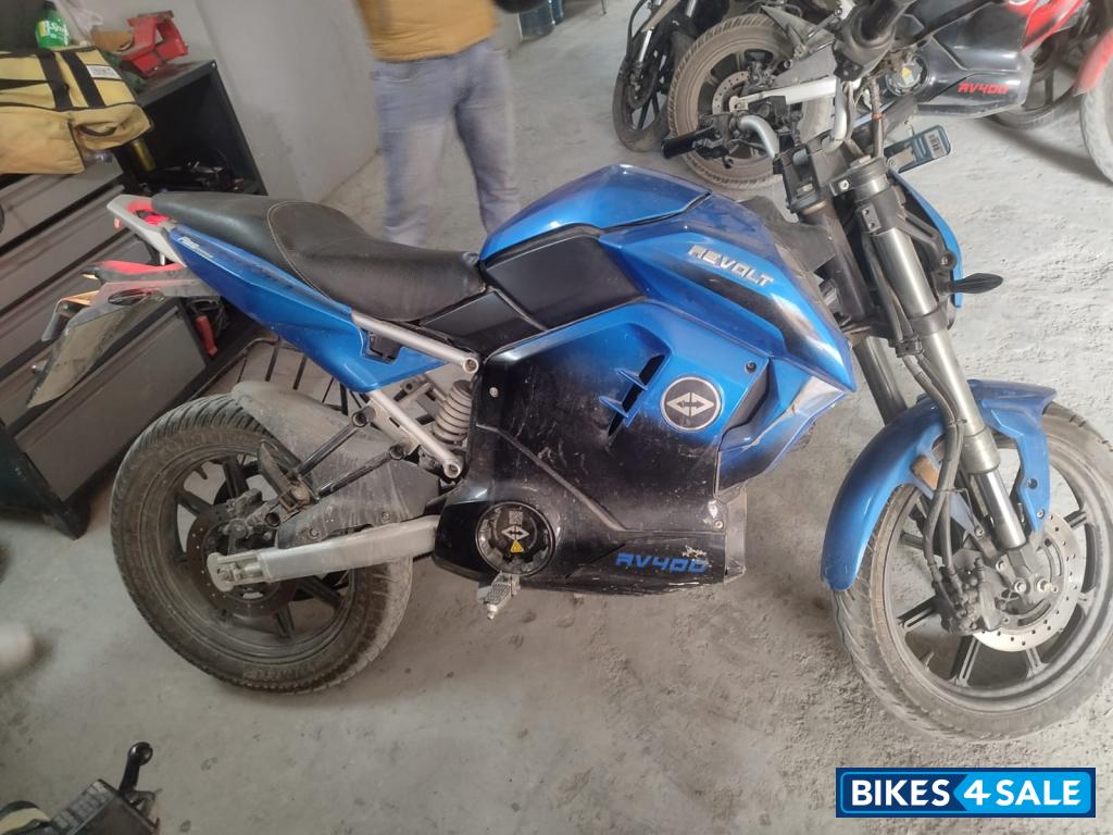 Revolt RV400 India Blue Cricket Special Edition