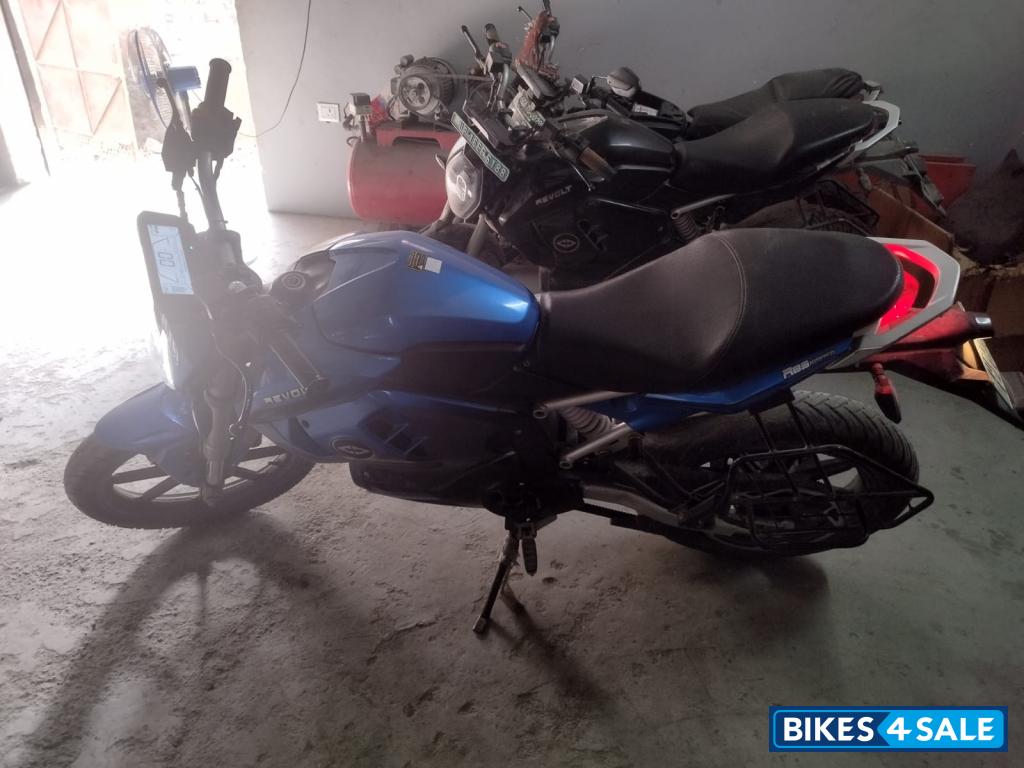 Revolt RV400 India Blue Cricket Special Edition