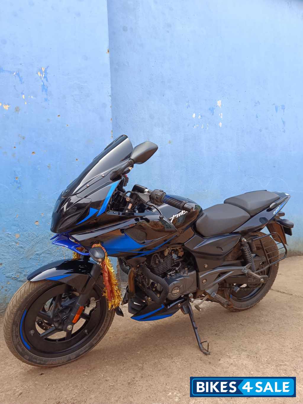 Ebony Blk Blue Dkl Bajaj Pulsar 220F