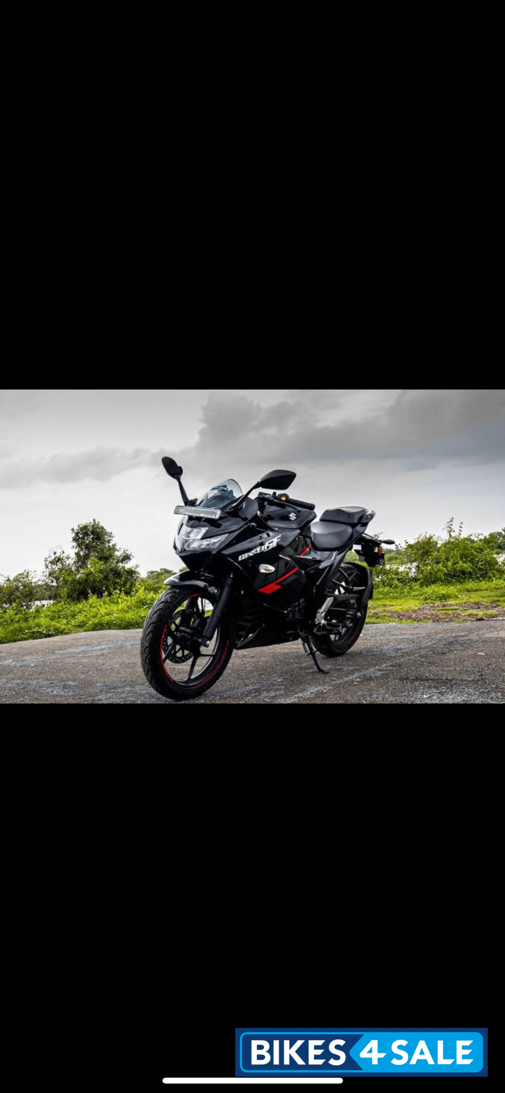 Black Suzuki Gixxer SF