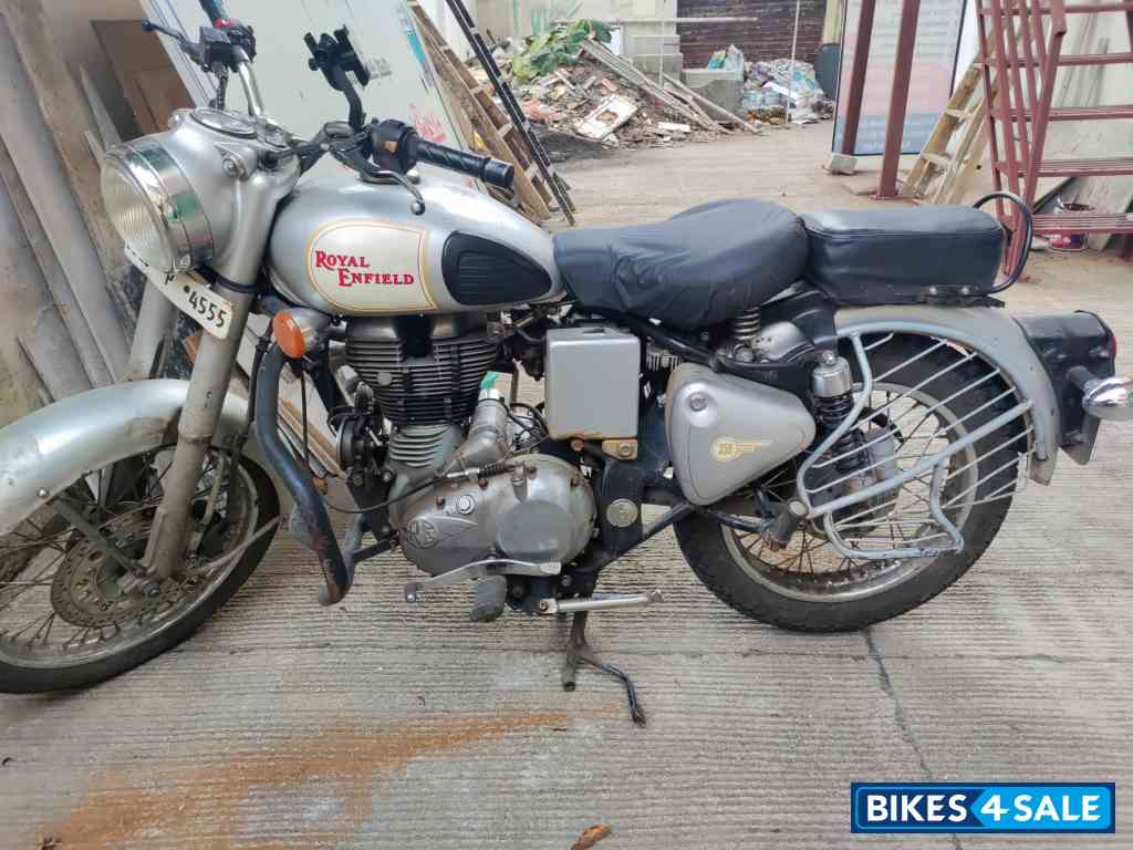Silver Royal Enfield Classic 350
