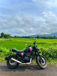 Black & Red Yezdi Scrambler Dual Tone