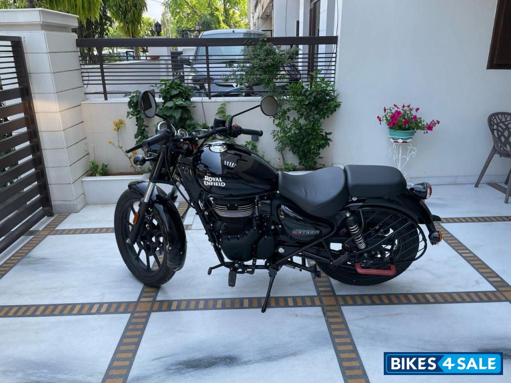 Fireball Black Royal Enfield Meteor 350 Fireball Fireball Black Royal Enfield Meteor 350 Fireball