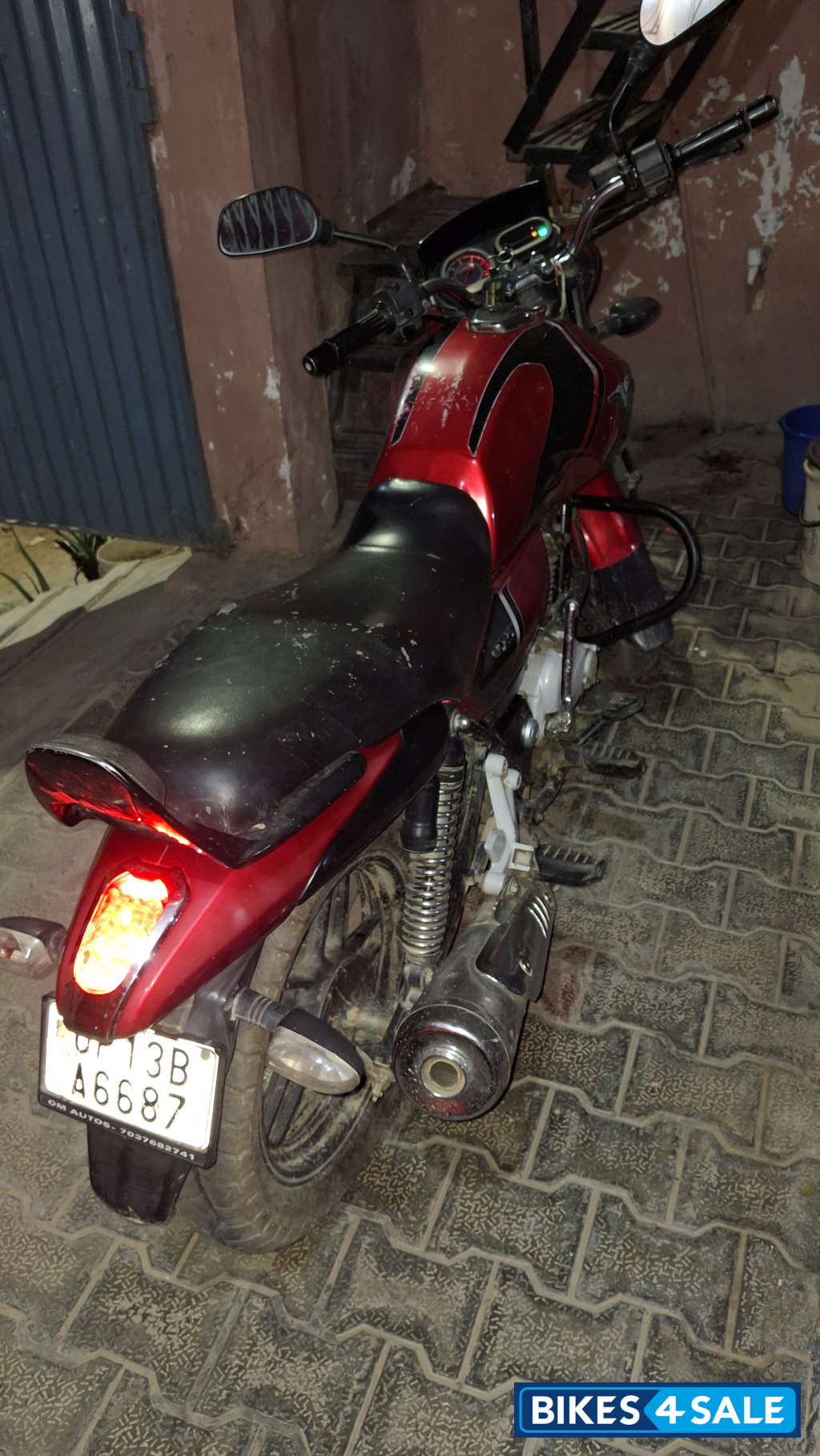 Red Bajaj V15