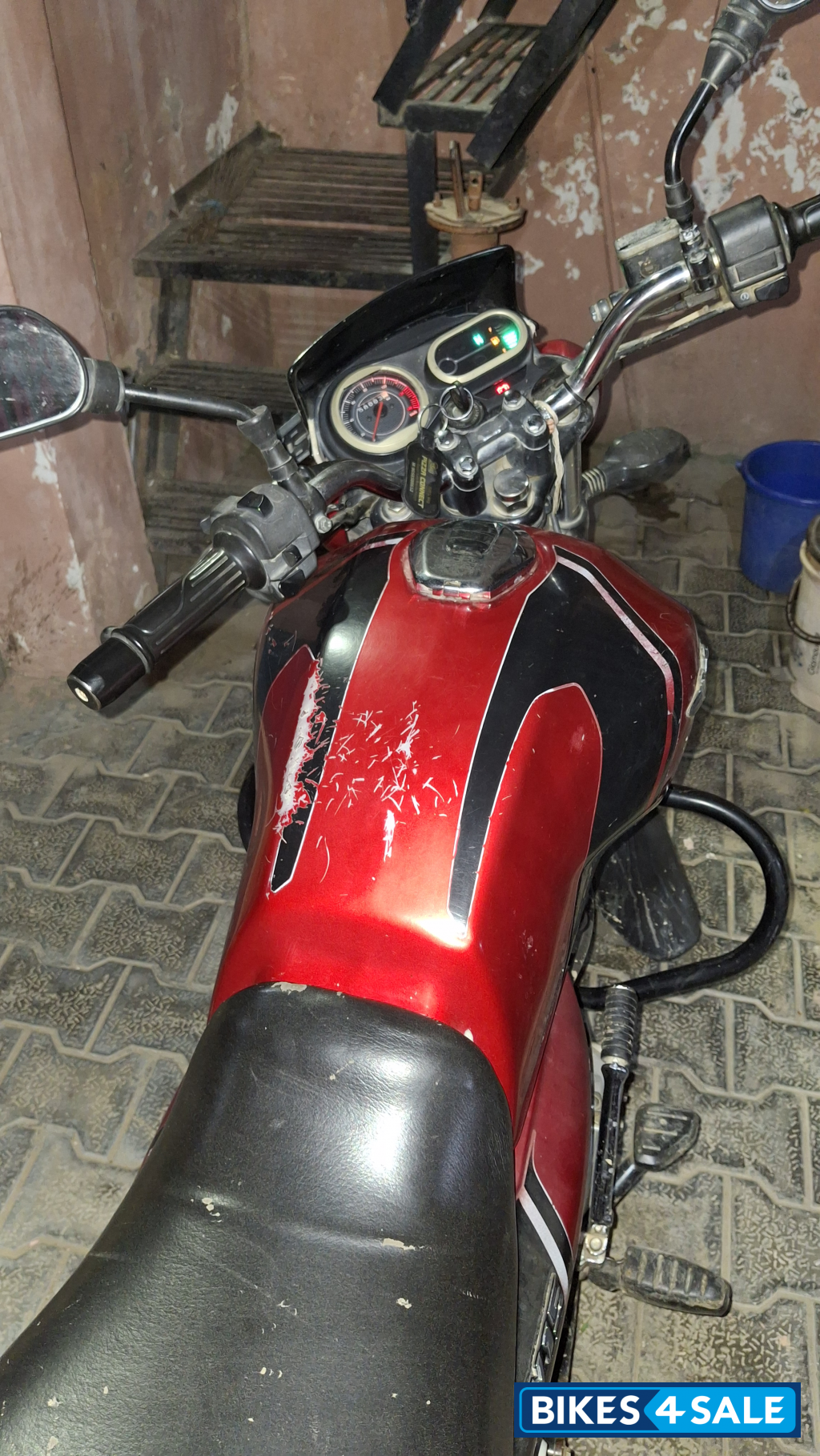 Red Bajaj V15