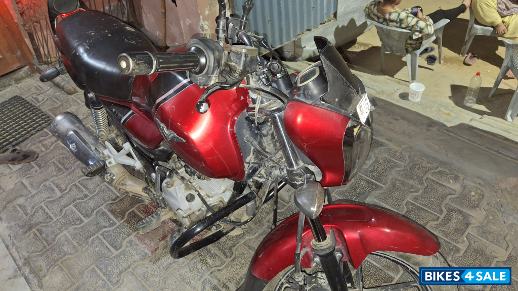 Red Bajaj V15