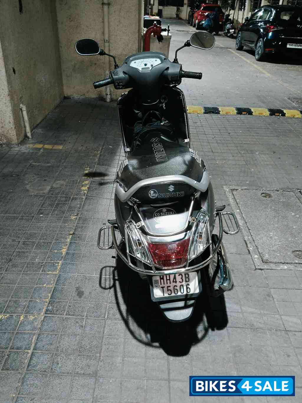Silver Suzuki Access 125 CBS