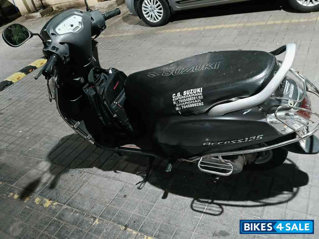 Silver Suzuki Access 125 CBS