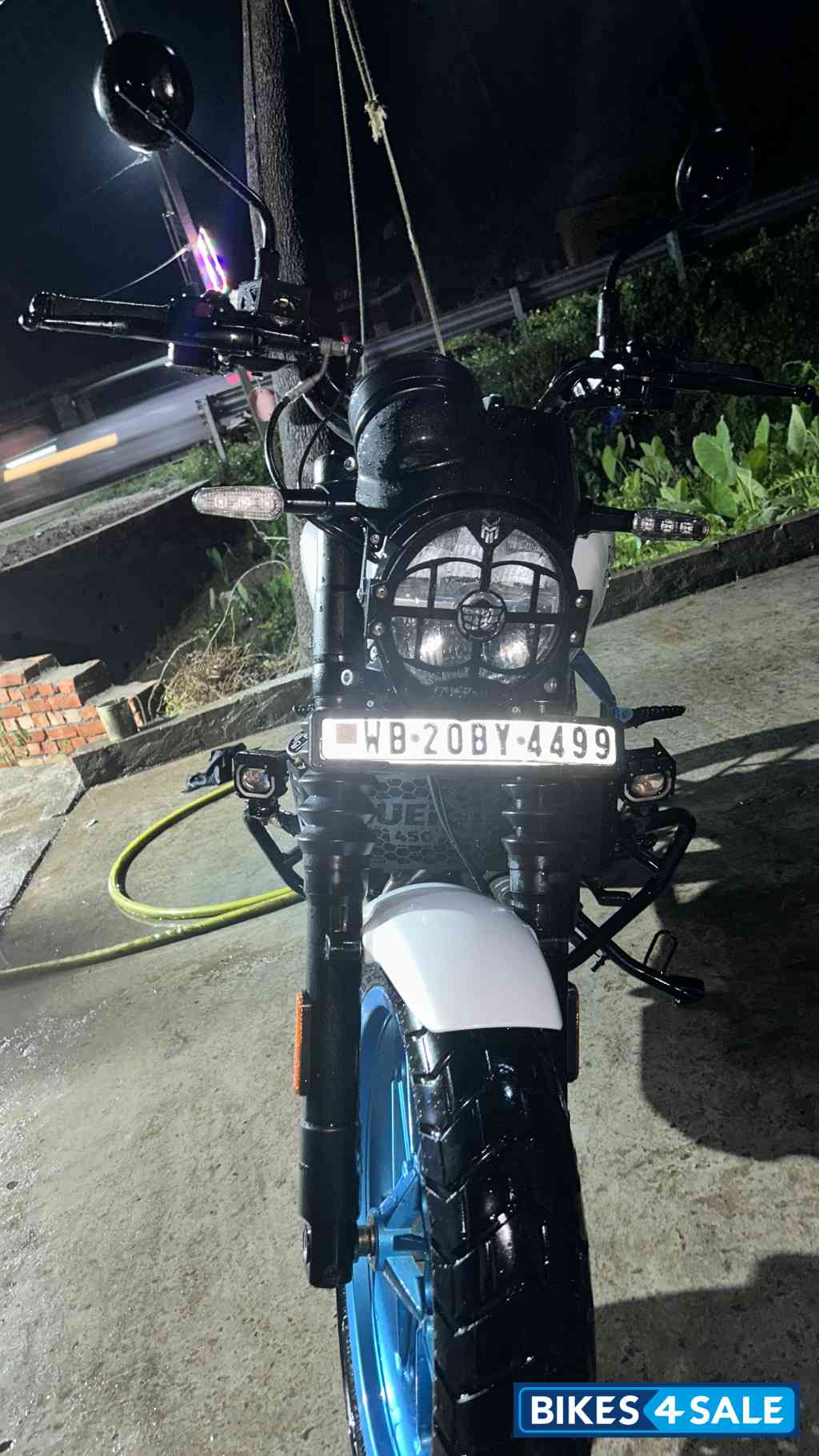 Royal Enfield Guerrilla 450 Flash