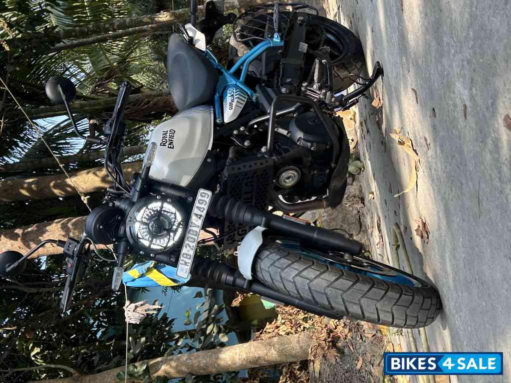 Royal Enfield Guerrilla 450 Flash