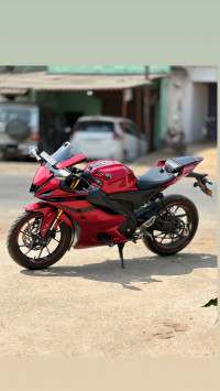 Yamaha R15 V4