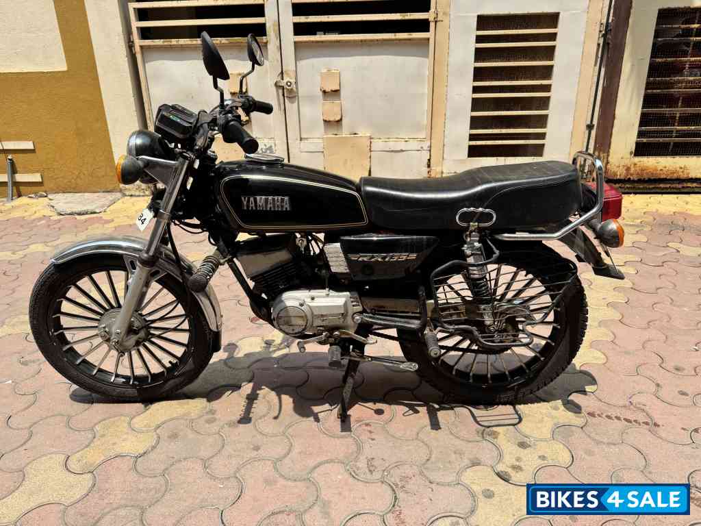 Black Yamaha RX 135