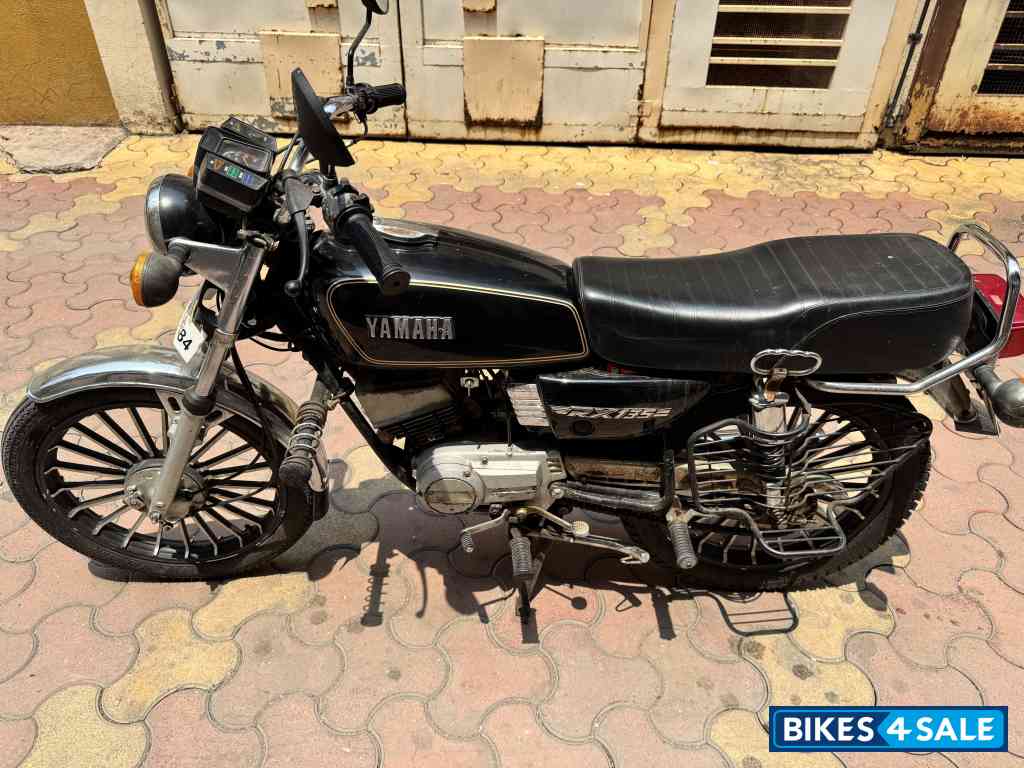 Black Yamaha RX 135
