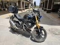Cosmic Black BMW G 310 R