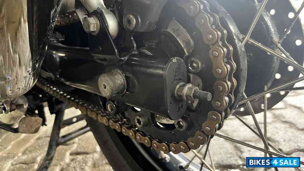 Ice Queen White Royal Enfield Continental GT 650