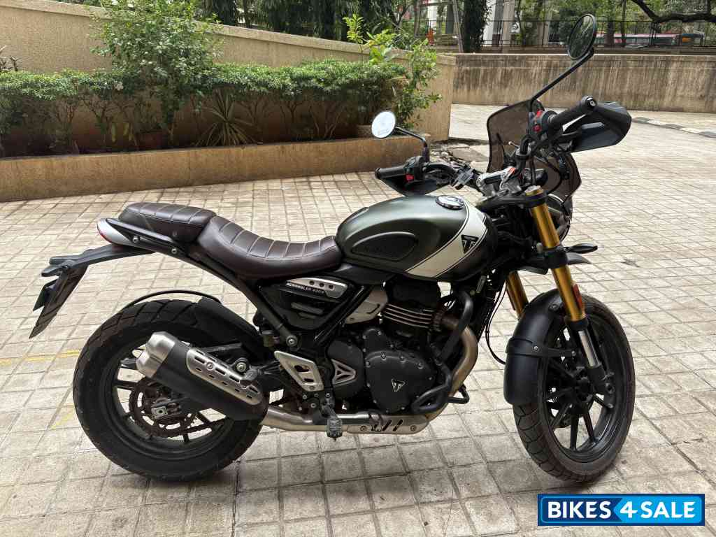 Khakhi Green Triumph Scrambler 400 X