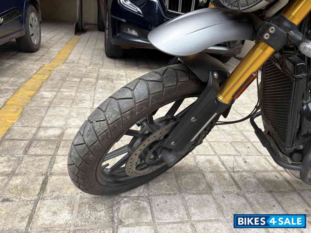 Khakhi Green Triumph Scrambler 400 X