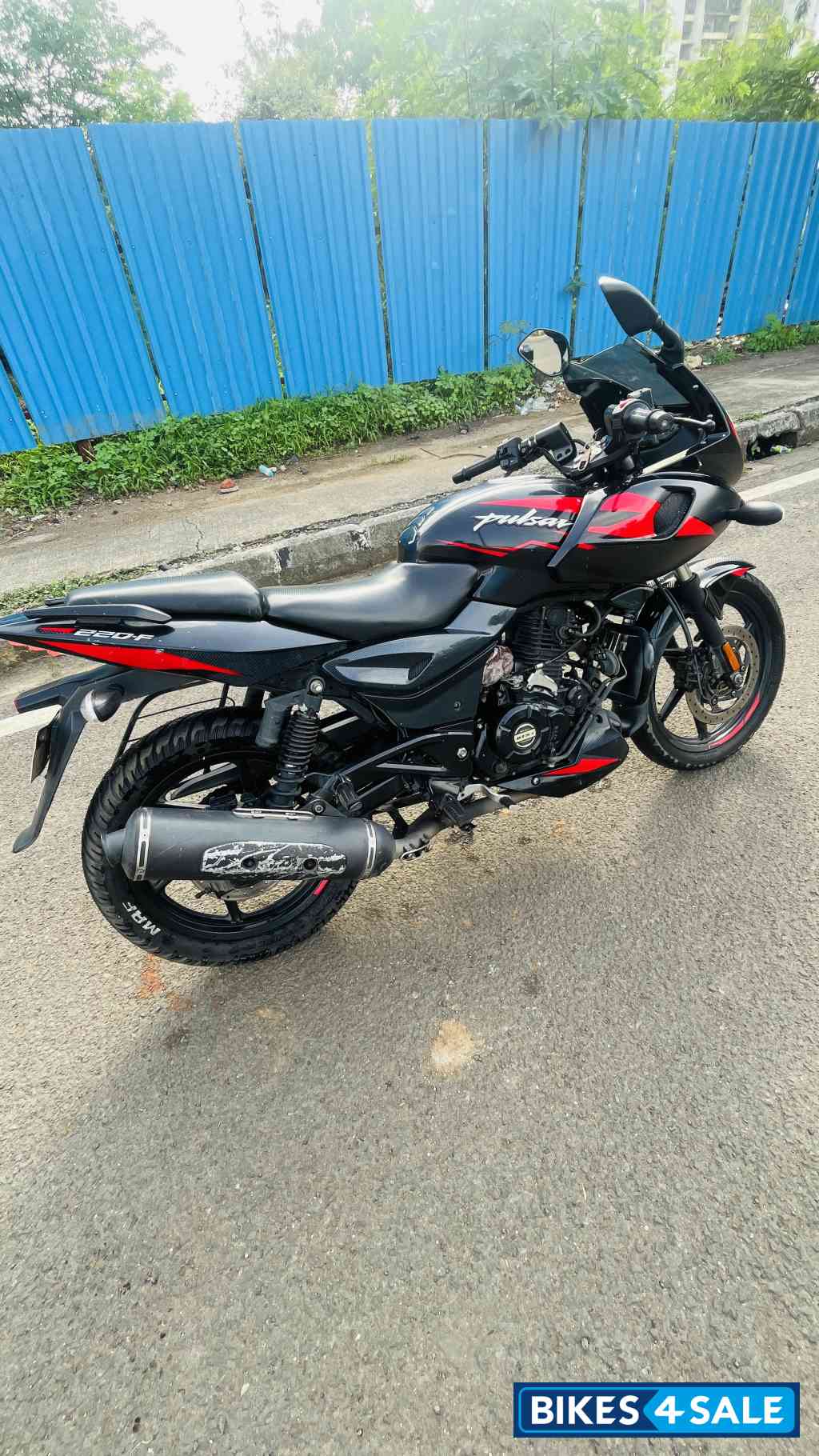 Bajaj Pulsar 220F BS6
