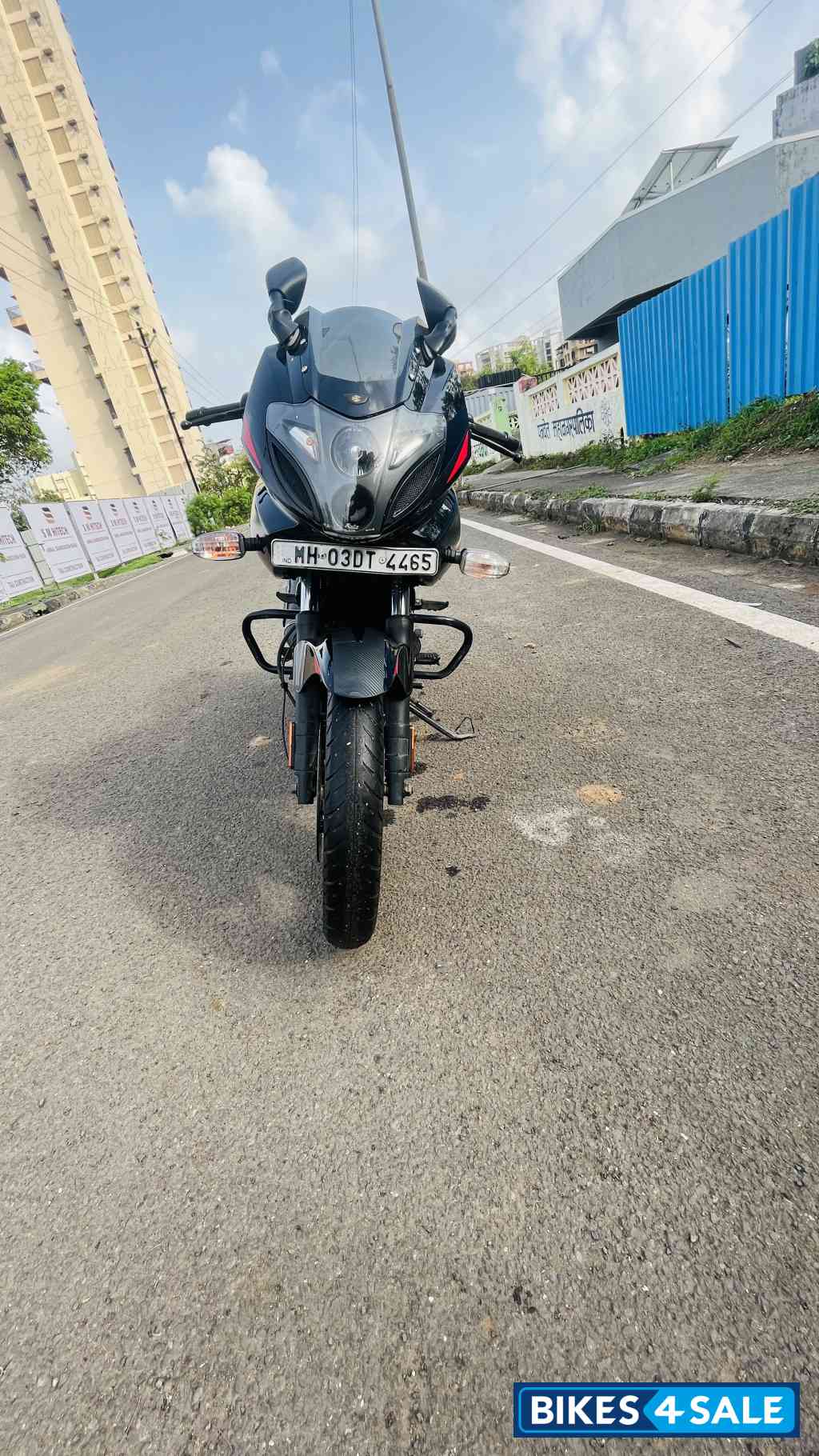 Bajaj Pulsar 220F BS6