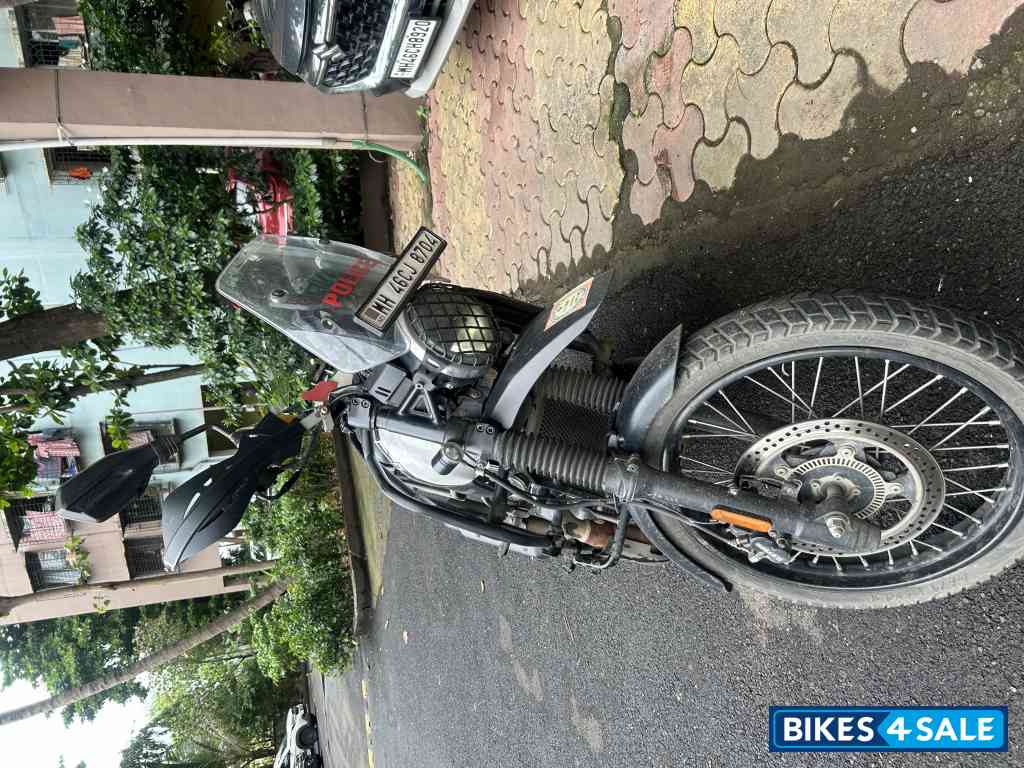 Gloss Whiteout Yezdi Adventure Gloss