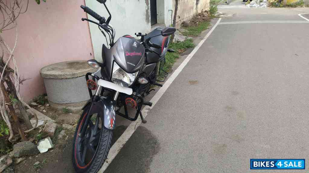 Grey Honda Shine 125 Drum