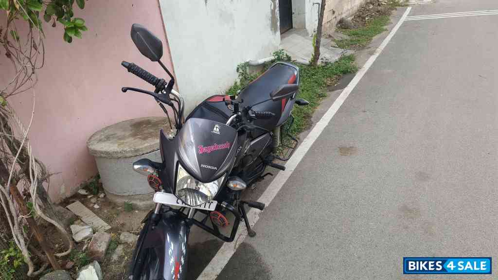 Grey Honda Shine 125 Drum