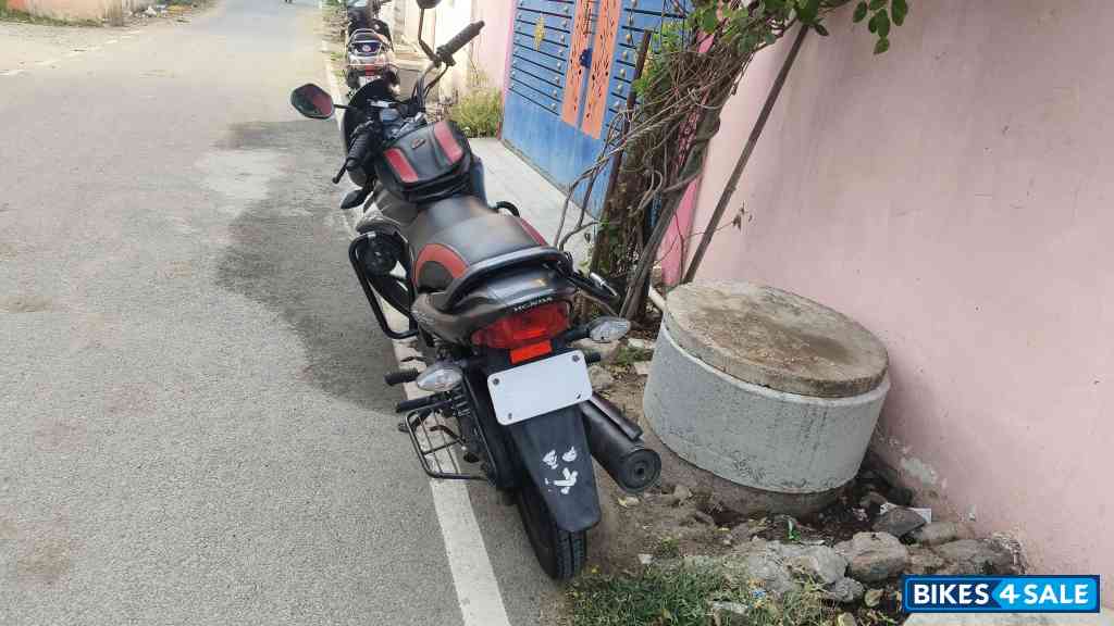 Grey Honda Shine 125 Drum