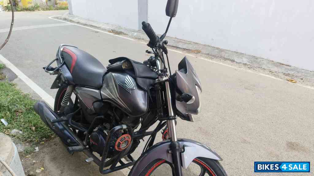 Grey Honda Shine 125 Drum