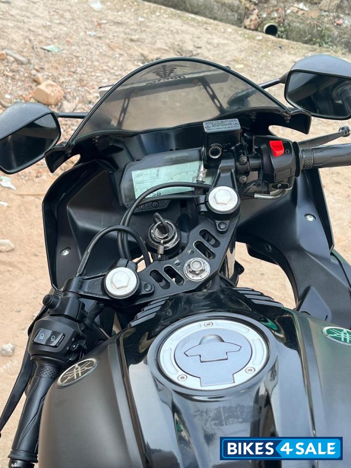 Black Yamaha YZF R15 V3