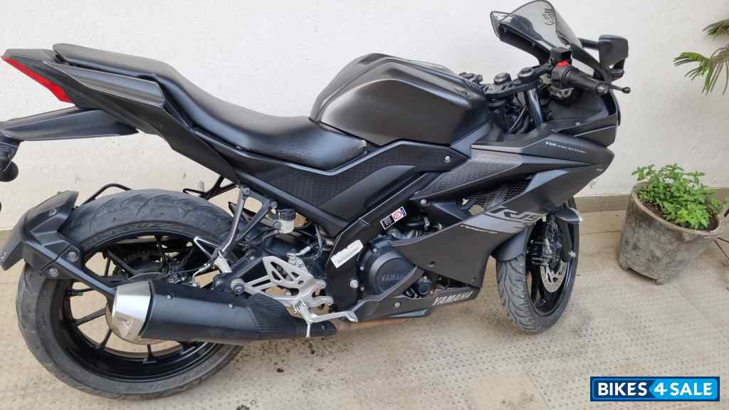 Mat. Black Yamaha YZF R15 S