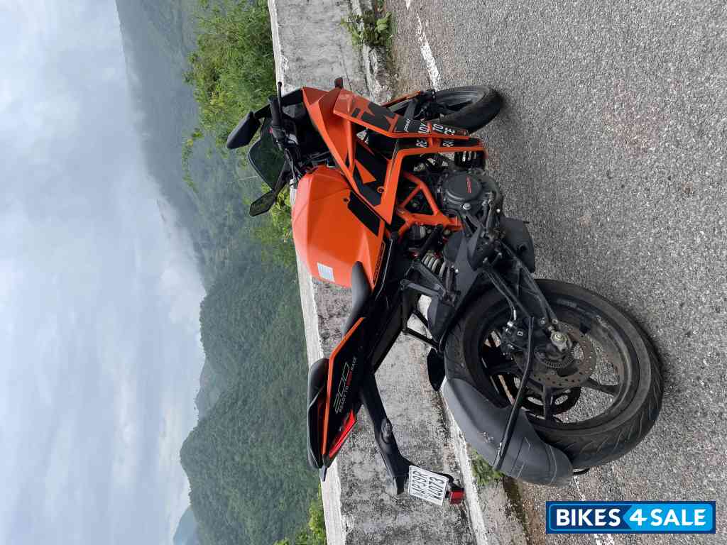 Orange KTM RC 200 GP