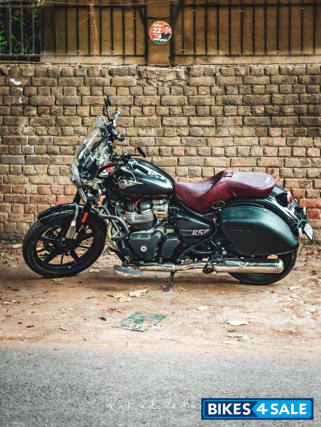 Astral Black Royal Enfield Super Meteor 650