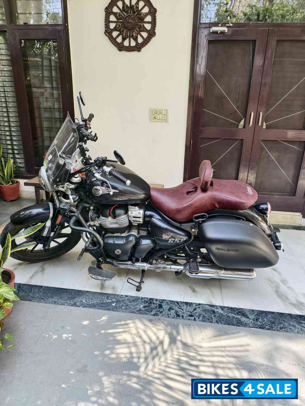 Astral Black Royal Enfield Super Meteor 650