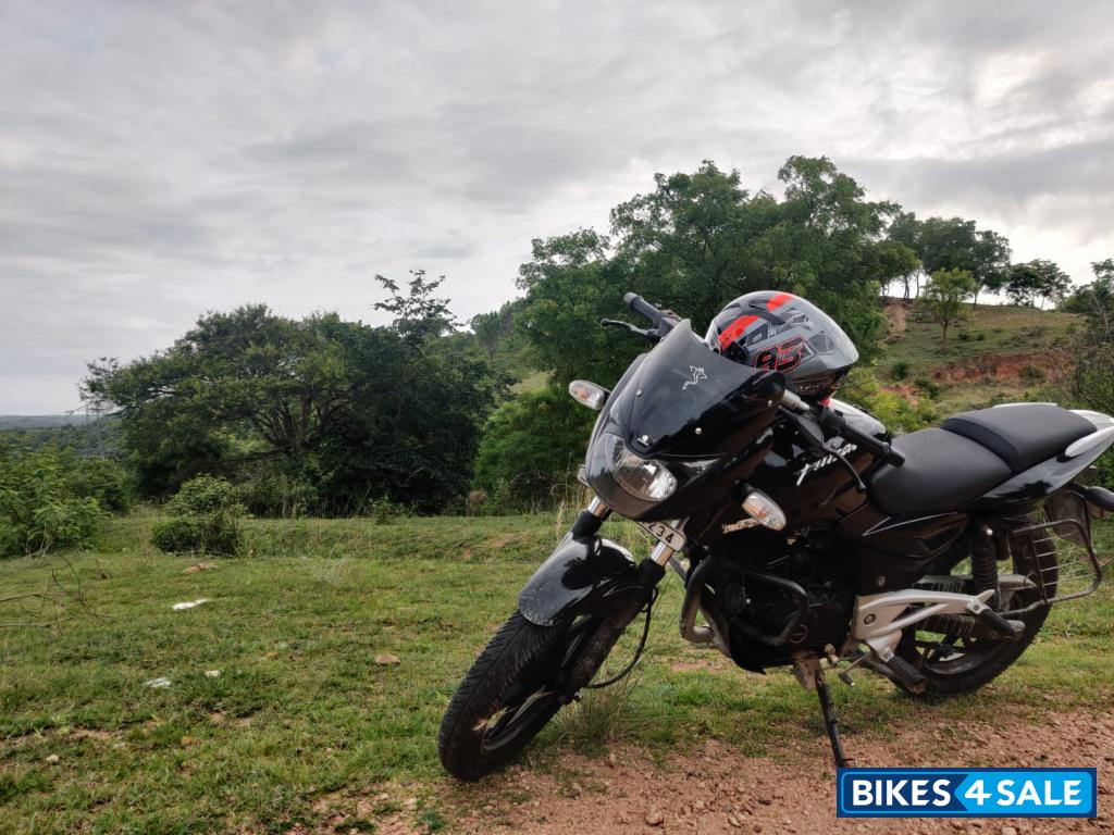 Black Bajaj Pulsar 180 DTSi