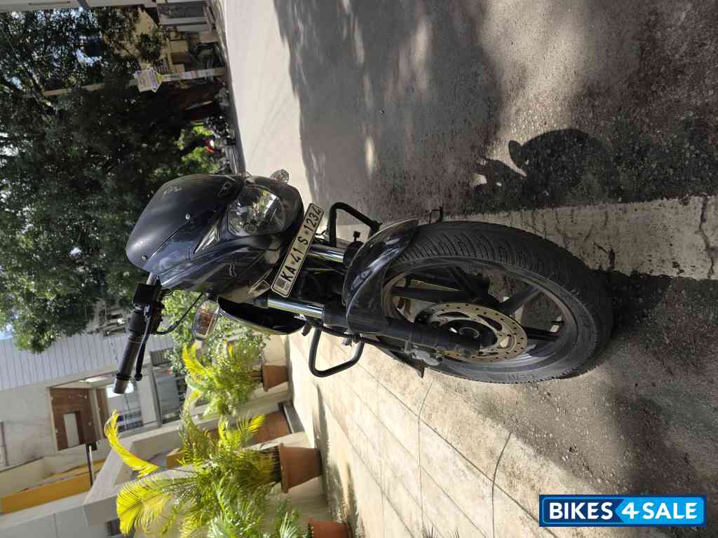 Black Bajaj Pulsar 180 DTSi