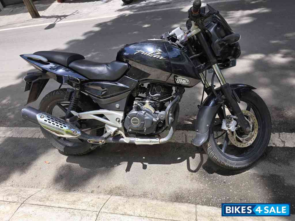 Black Bajaj Pulsar 180 DTSi