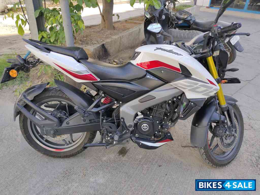 Bajaj Pulsar NS 200 2024