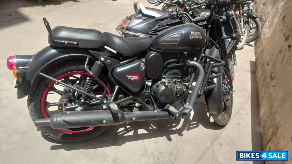 Streak Black Royal Enfield Classic 350 Dual Channel BS6