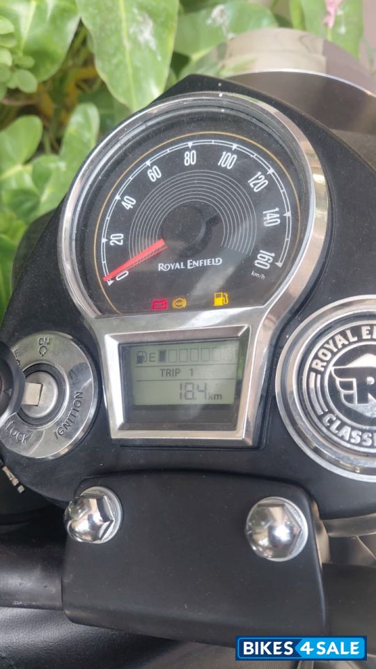 Streak Black Royal Enfield Classic 350 Dual Channel BS6