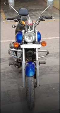 Blue Bajaj Avenger 220 DTS-i