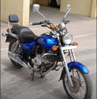 Blue Bajaj Avenger 220 DTS-i