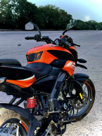 Orange Bajaj Pulsar NS 125